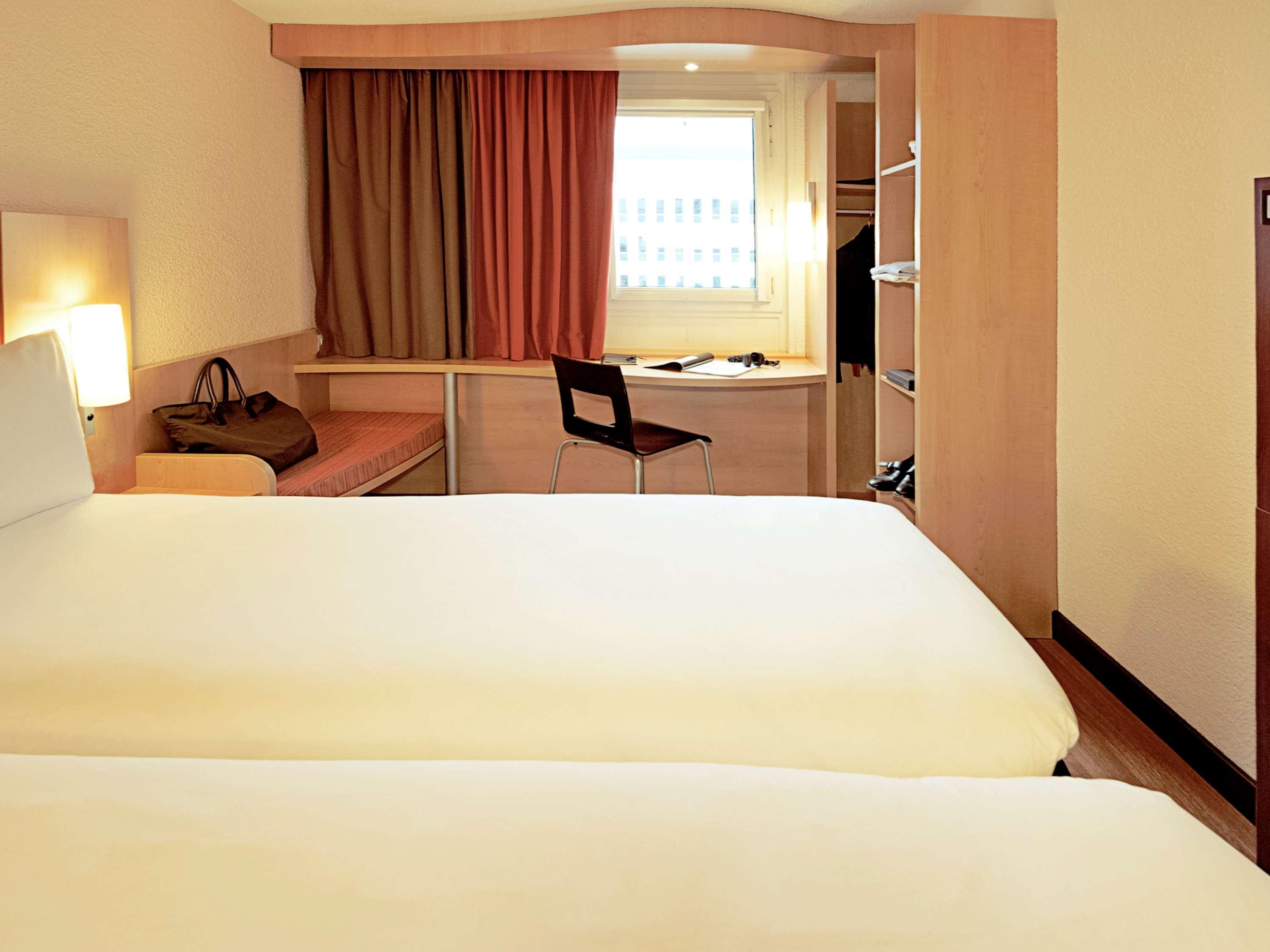 Hotel Ibis London Luton Airport 3*