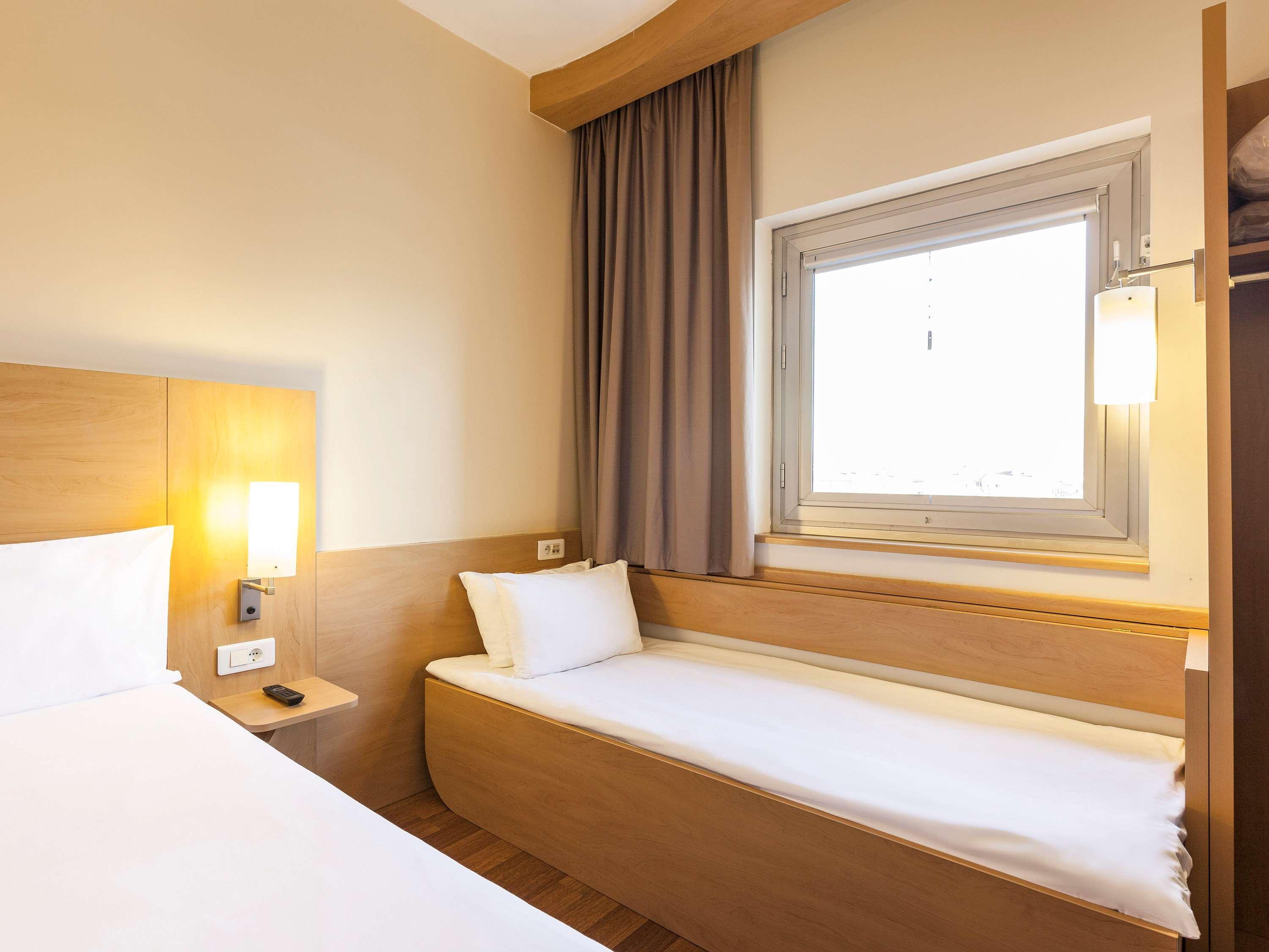 Hotel Ibis London Luton Airport 3*