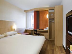 Ibis London Luton Airport Hotel 3*