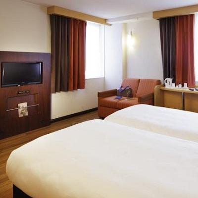 Ibis London Luton Airport Hotel 3*