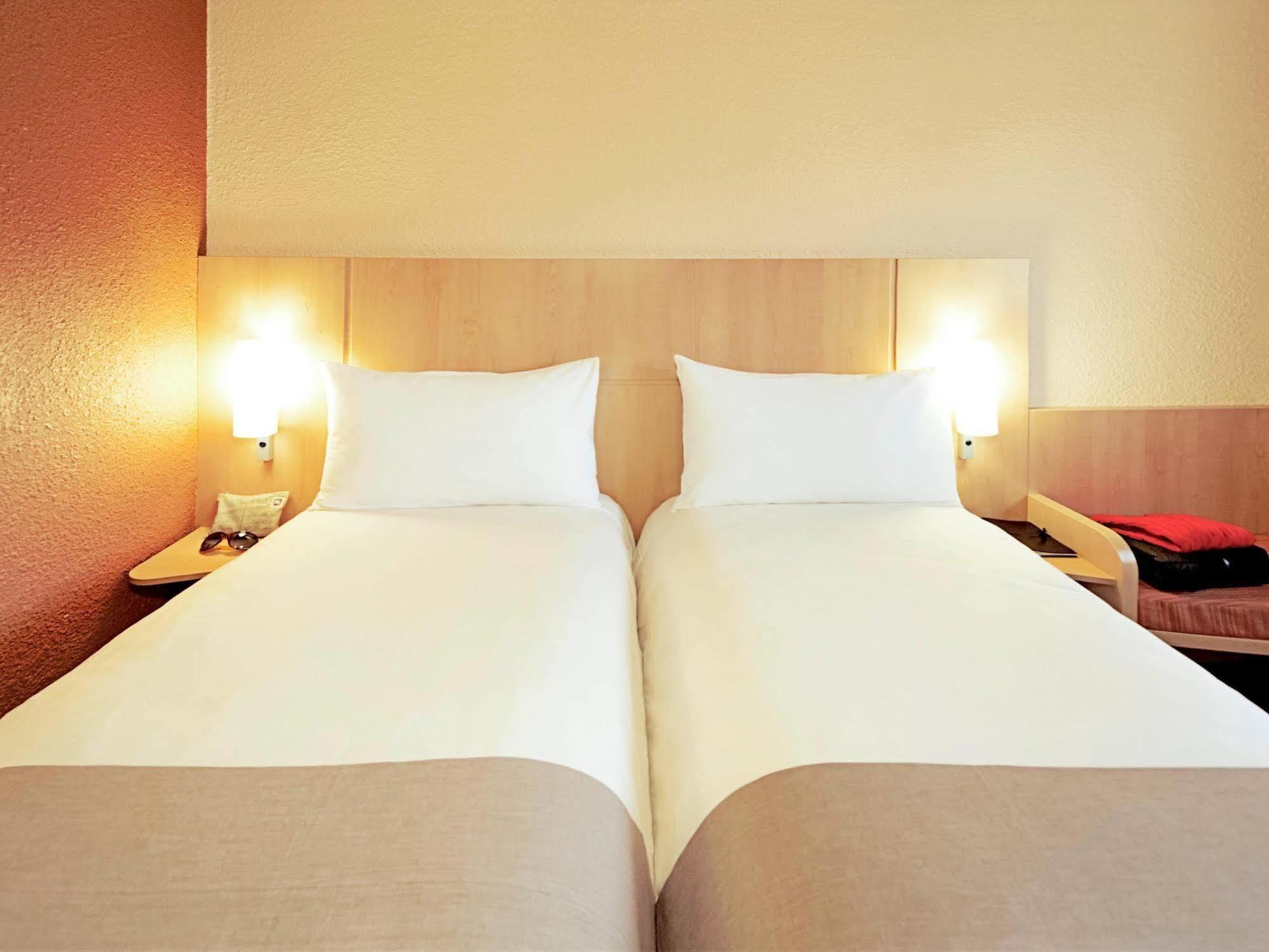 Hotel Ibis London Luton Airport 3*